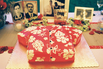 Hawaiian shirt groom's cake