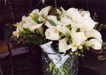 ivory mini call lily bouquet for bride