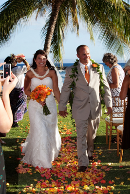 outside wedding at Olowalu Maui