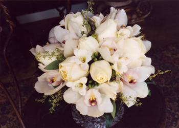 wedding bouquet in ivory