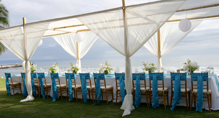 Long canopy for dinner at the Olowalu PLantation house on Maui